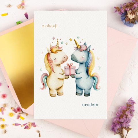 Personalizowana Kartka na urodziny dla dziecka z małymi jednorożcami i prezentem - Little Unicorns